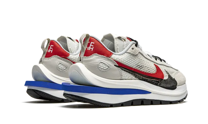 Кроссовки Nike Sacai Vaporwaffle «Sport Fuchsia» серый