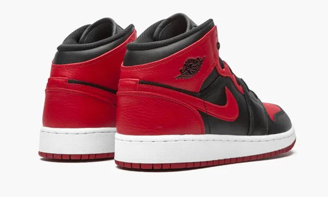Кроссовки Air Jordan 1 Mid GS «Banned» черный,красный