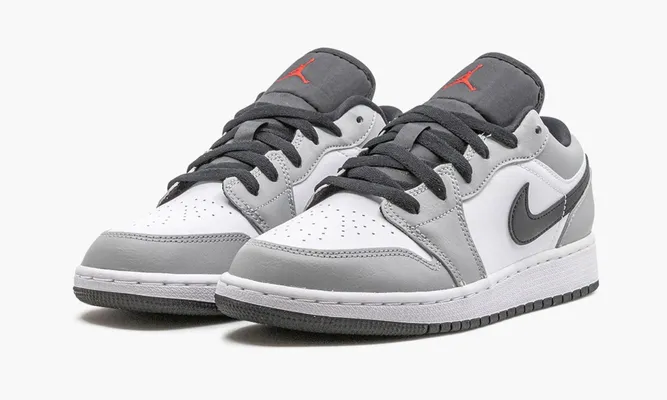 Кроссовки Air Jordan 1 Low GS «Light Smoke Grey» серый
