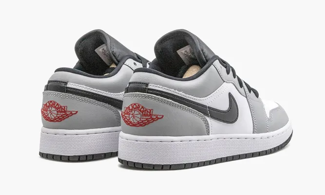 Кроссовки Air Jordan 1 Low GS «Light Smoke Grey» серый
