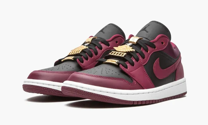 Кроссовки Air Jordan 1 Low SE WMNS «Beetroot» бордовый