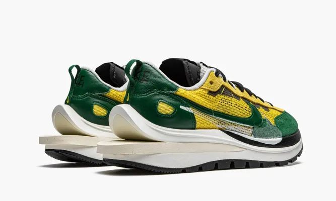 Кроссовки Nike Sacai Vaporwaffle «Tour Yellow Stadium Green» желтый