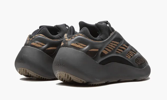 Кроссовки Yeezy 700 V3 «Clay Brown» черный