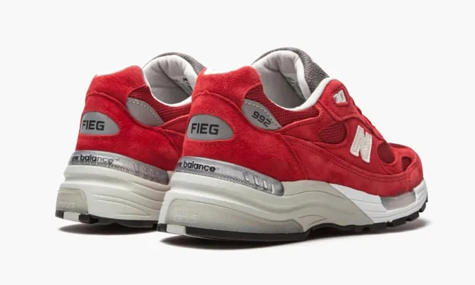 Кроссовки New Balance 992 «Kith Kithmas Red» красный
