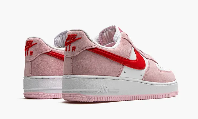 Кроссовки Nike Air Force 1 Low «Valentine's Day Love Letter» розовый