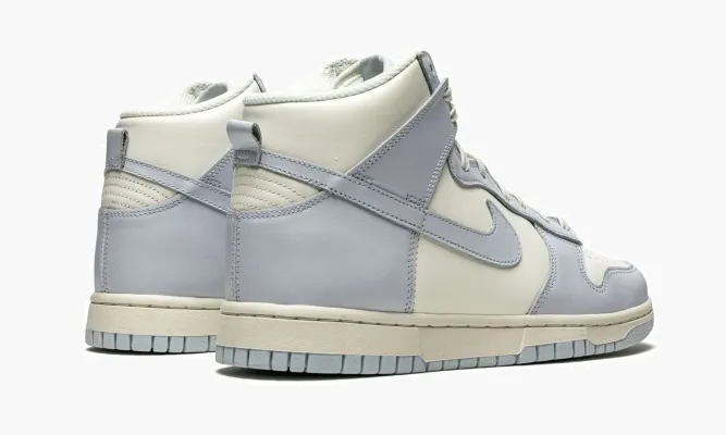 Кроссовки Nike Dunk High WMNS «Football Grey» белый