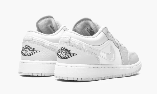 Кроссовки Air Jordan 1 Low SE GS «Grey Camo» белый