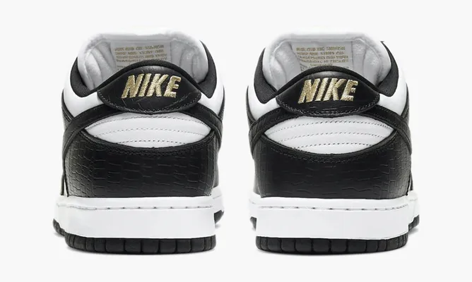 Кроссовки Nike SB Dunk Low «Supreme - Stars - Black» черный
