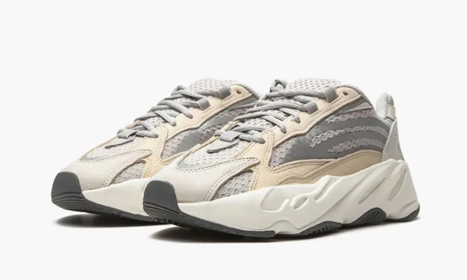 Кроссовки Yeezy Boost 700 V2 «Cream» кремовый