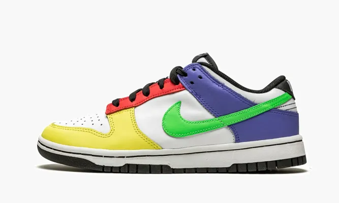 Кроссовки Nike Dunk Low WMNS «Green Strike» белый