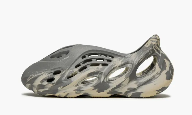 Кроссовки Yeezy Foam Rnnr Mxt «Moon Gray» серый