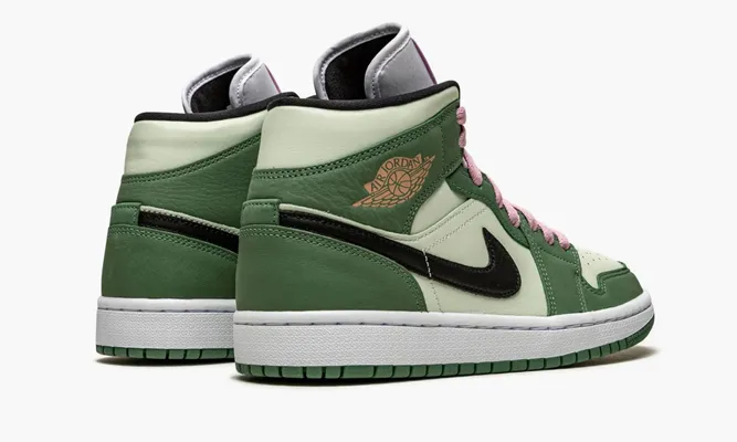 Кроссовки Air Jordan 1 Mid WMNS «Dutch Green» зеленый