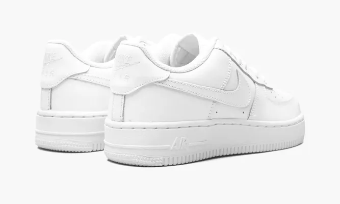 Кроссовки Nike Air Force 1 Low Le GS «Triple White» белый