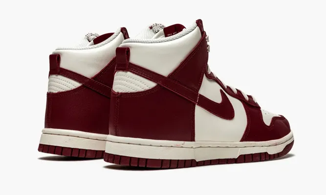 Кроссовки Nike Dunk High WMNS «Sail Team Red» красный,белый