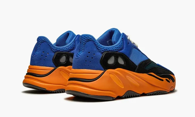 Кроссовки Yeezy Boost 700 «Bright Blue» синий