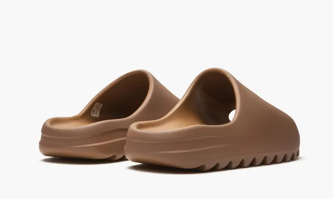 Кроссовки Yeezy Slide «Core» коричневый