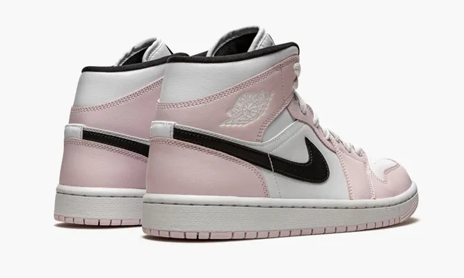 Кроссовки Air Jordan 1 Mid WMNS «Barely Rose» розовый