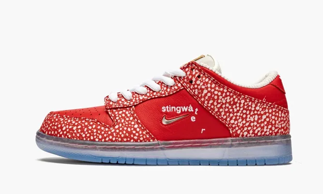Кроссовки Nike SB Dunk Low «Stingwater Magic Mushroom» красный