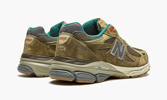 Кроссовки New Balance 990v3 «Bodega Here To Stay» коричневый