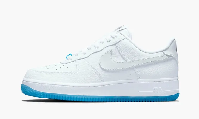 Кроссовки Nike Air Force 1 Low Uv WMNS Reactive Swoosh белый