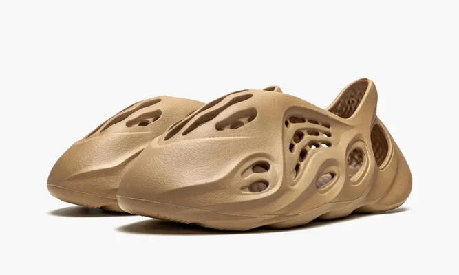 Кроссовки Yeezy Foam Rnnr «Ochre» коричневый