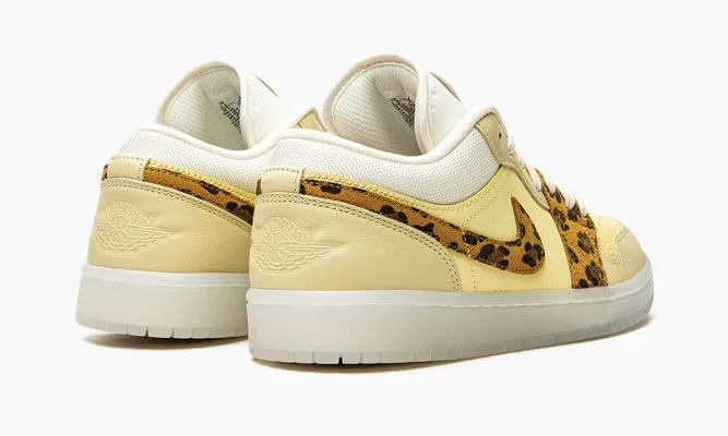 Кроссовки Air Jordan 1 Low WMNS «Snkrs Day» желтый