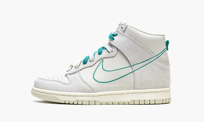 Кроссовки Nike Dunk High SE GS «First Use Sail» белый