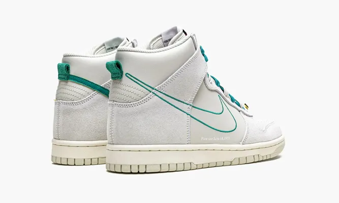 Кроссовки Nike Dunk High SE GS «First Use Sail» белый