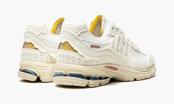 Кроссовки New Balance 2002r «Protection Pack Sea Salt» кремовый
