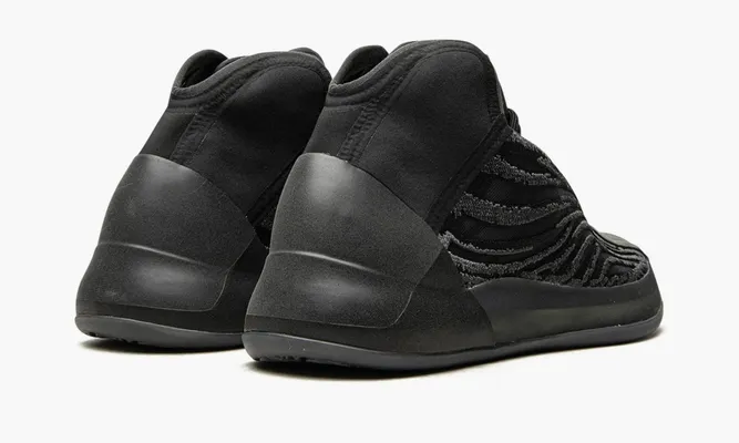 Для баскетбола Yeezy Qntm “onyx” черный