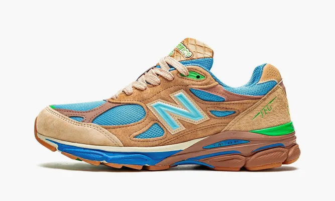 Кроссовки New Balance 990v3 «Joe Freshgoods Outside Clothes» коричневый