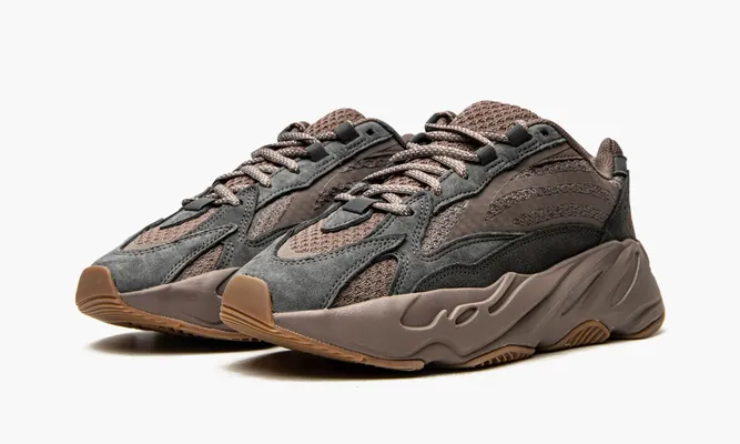 Кроссовки Yeezy Boost 700 V2 «Muave» коричневый
