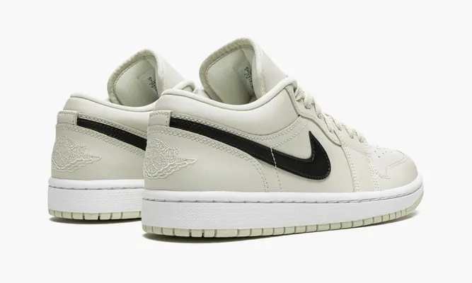 Кроссовки Air Jordan 1 Low WMNS «Coconut Milk» кремовый