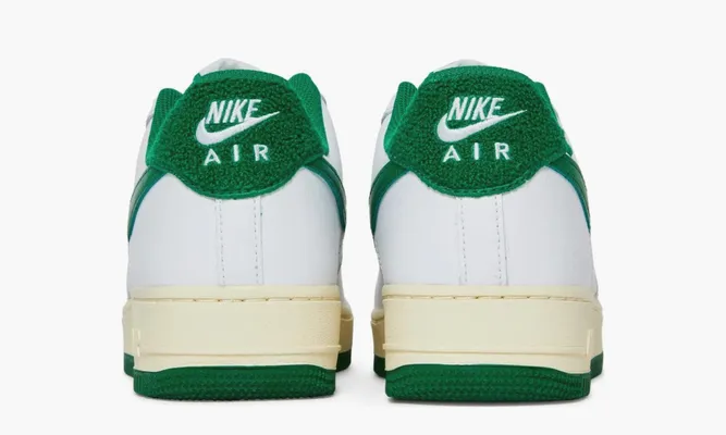 Кроссовки Nike Air Force 1 Low '07 «White Pine Green» зеленый