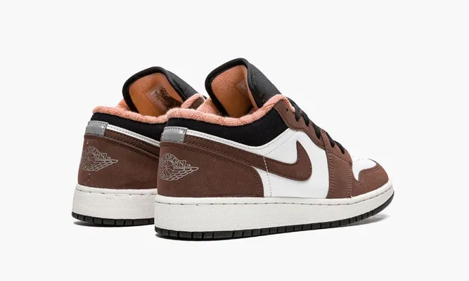 Кроссовки Air Jordan 1 Low SE GS «Mocha Brown» кремовый