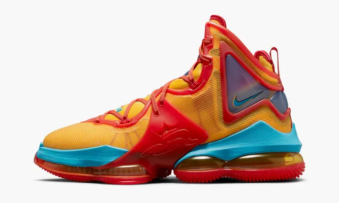 Для баскетбола Nike Lebron 19 «Tune Squad» оранжевый