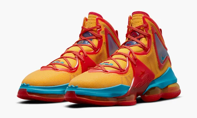 Для баскетбола Nike Lebron 19 «Tune Squad» оранжевый