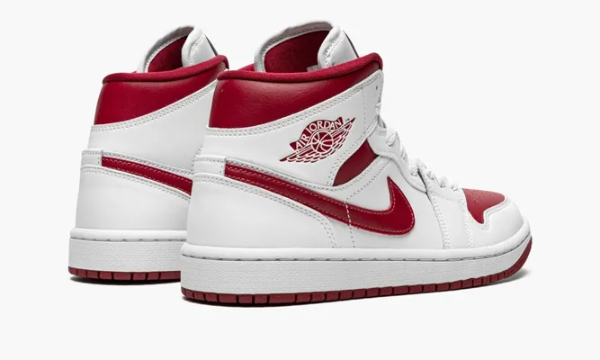 Кроссовки Air Jordan 1 Mid WMNS «Reverse Chicago» белый