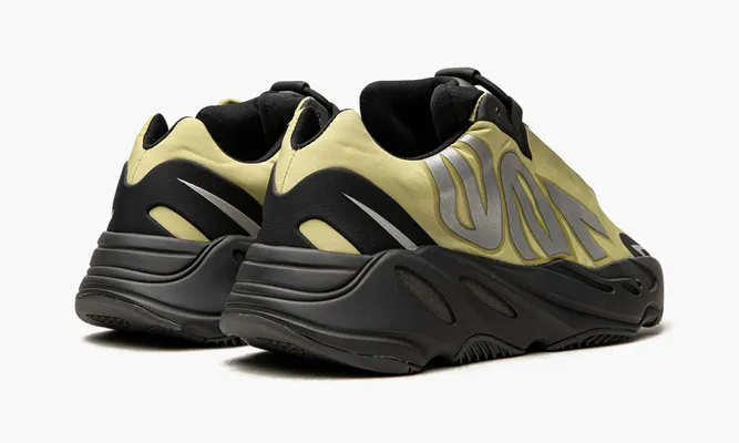 Кроссовки Yeezy Boost 700 Mnvn «Resin» желтый