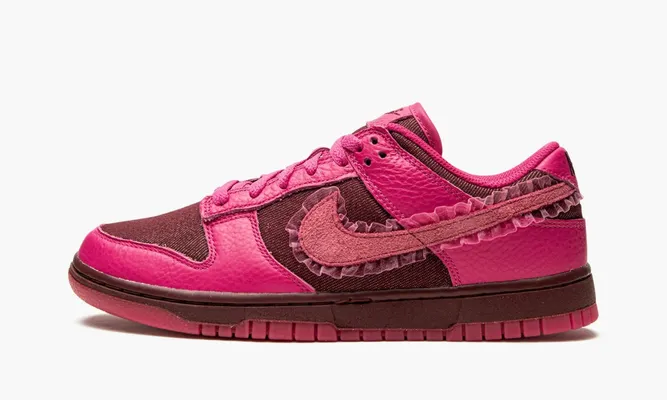 Кроссовки Nike Dunk Low WMNS «Valentine's Day 2022» розовый