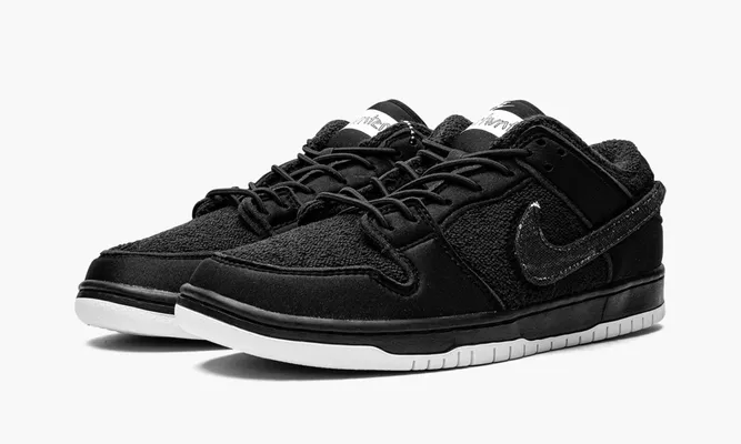 Кроссовки Nike SB Dunk Low «Gnarhunters» черный