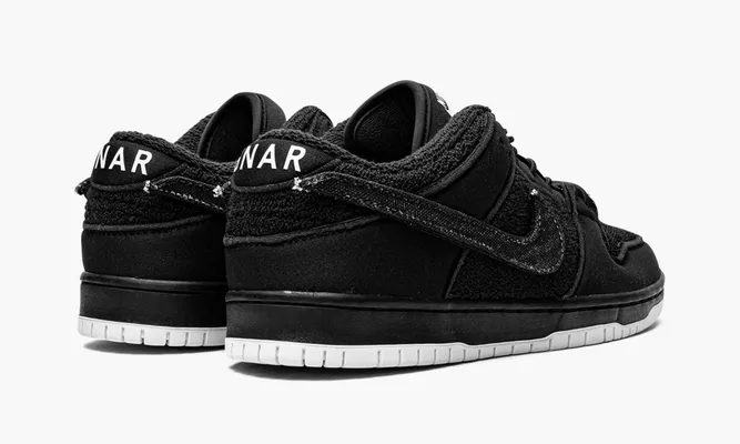 Кроссовки Nike SB Dunk Low «Gnarhunters» черный