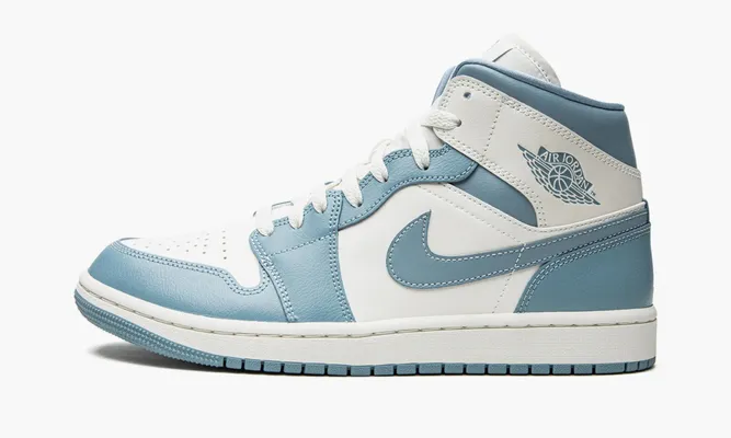 Кроссовки Air Jordan 1 Mid WMNS «Unc 2022» lightBlue