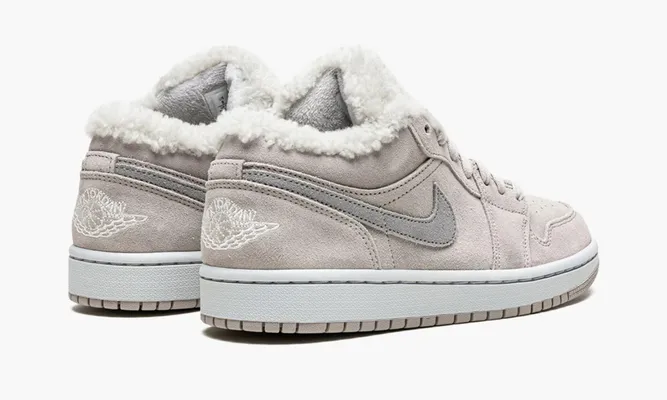 Кроссовки Air Jordan 1 Low WMNS «Sherpa Fleece» серый