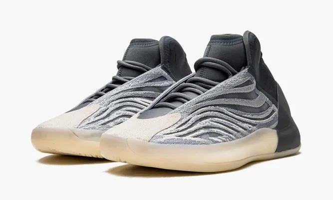 Для баскетбола Yeezy Qntm “mono Carbon” серый