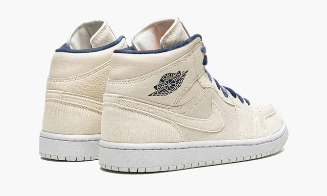 Кроссовки Air Jordan 1 Mid SE WMNS «Sanddrift» кремовый