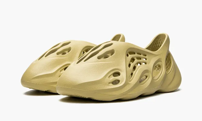 Кроссовки Yeezy Foam Rnnr «Sulfur» желтый