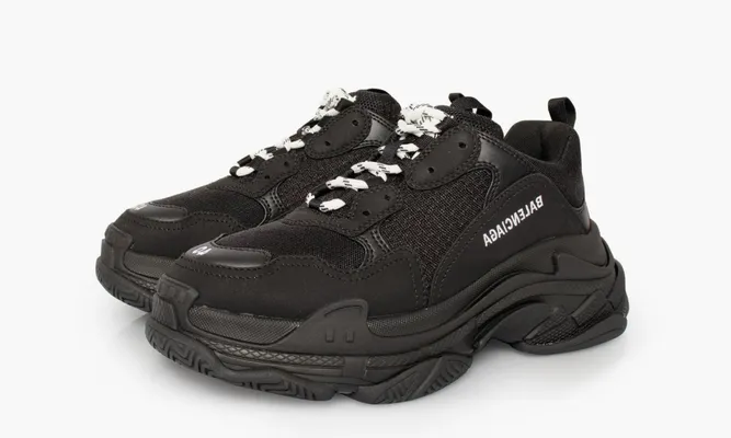 Кроссовки Balenciaga Triple S «Black White Laces» черный