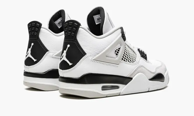 Кроссовки Air Jordan 4 Retro «Military Black» белый