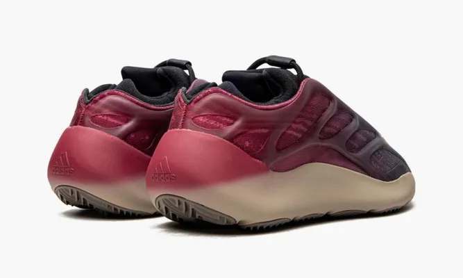 Кроссовки Yeezy 700 V3 «Fade Carbon» &nbsp;Fade Carbon/Fade Carbon/Fade Carbon